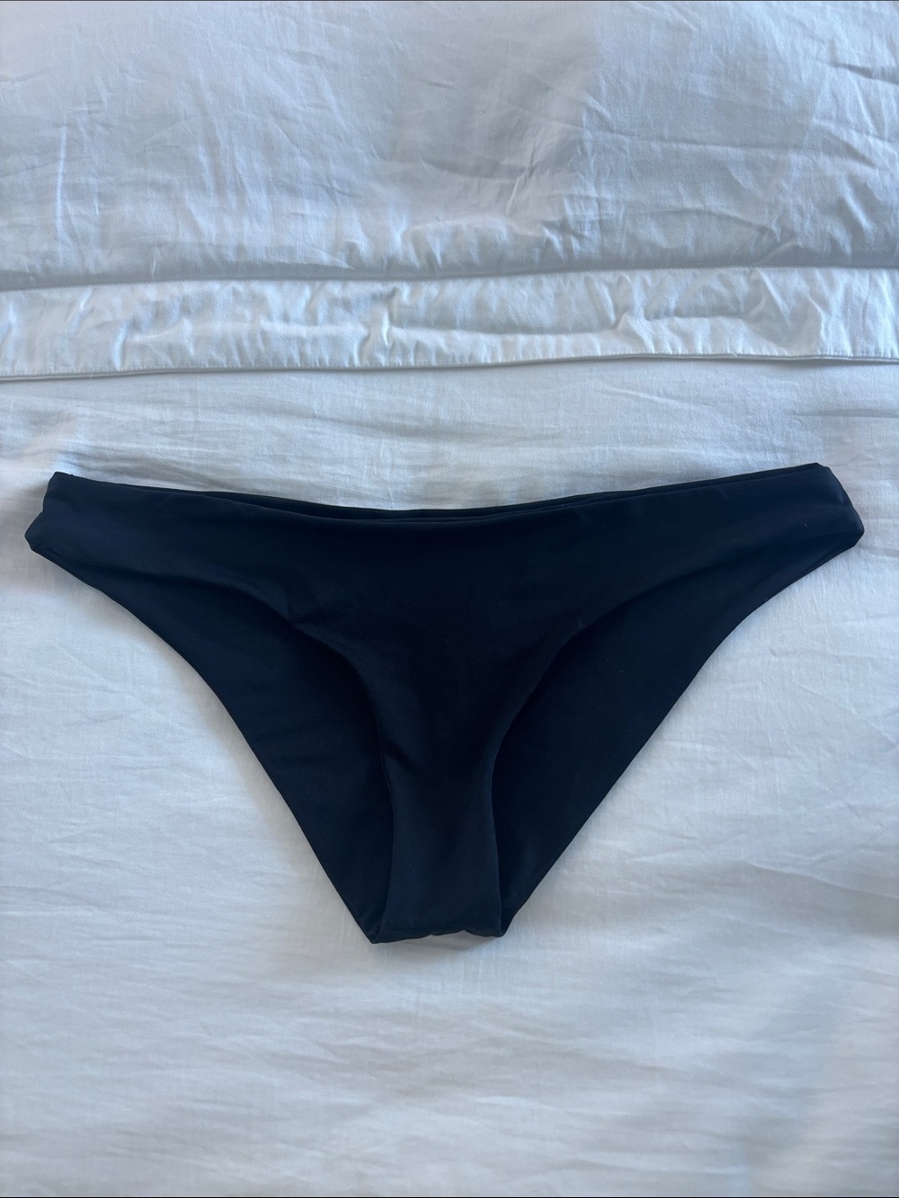 Lspace sandy bikini bottoms in black size M - Picture 3 of 4